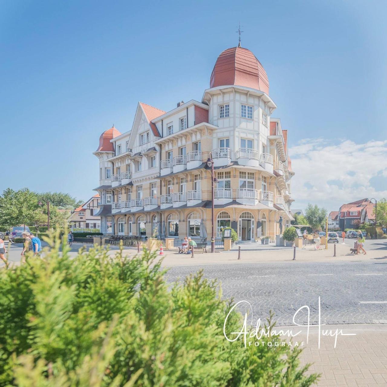 Grand Hotel Belle Vue De Haan Exteriör bild